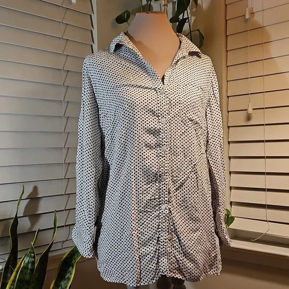 Emphasis Geographic Button Down top - Picture 1 of 5